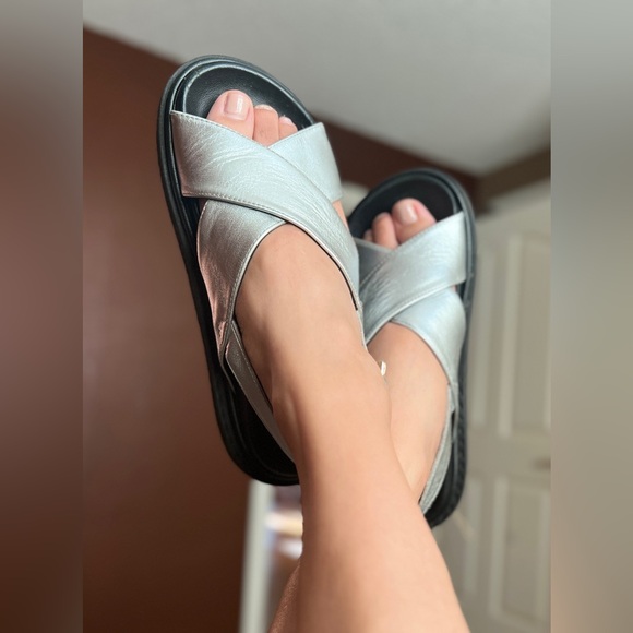 ALOHAS SANDALS 🩴 - Picture 4 of 9